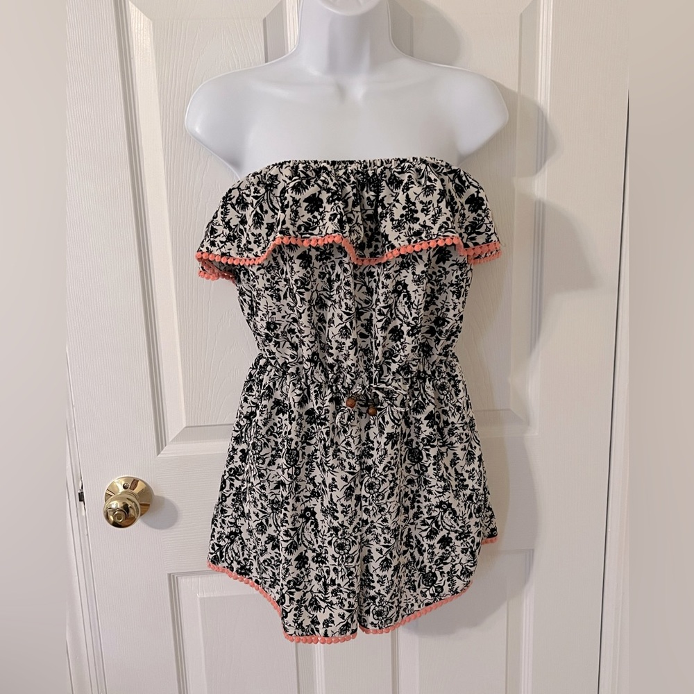 Lauren Conrad - Black & Pink - Romper - Medium